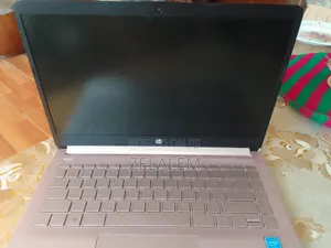 Laptop HP 4GB Intel Xeon SSD 60GB