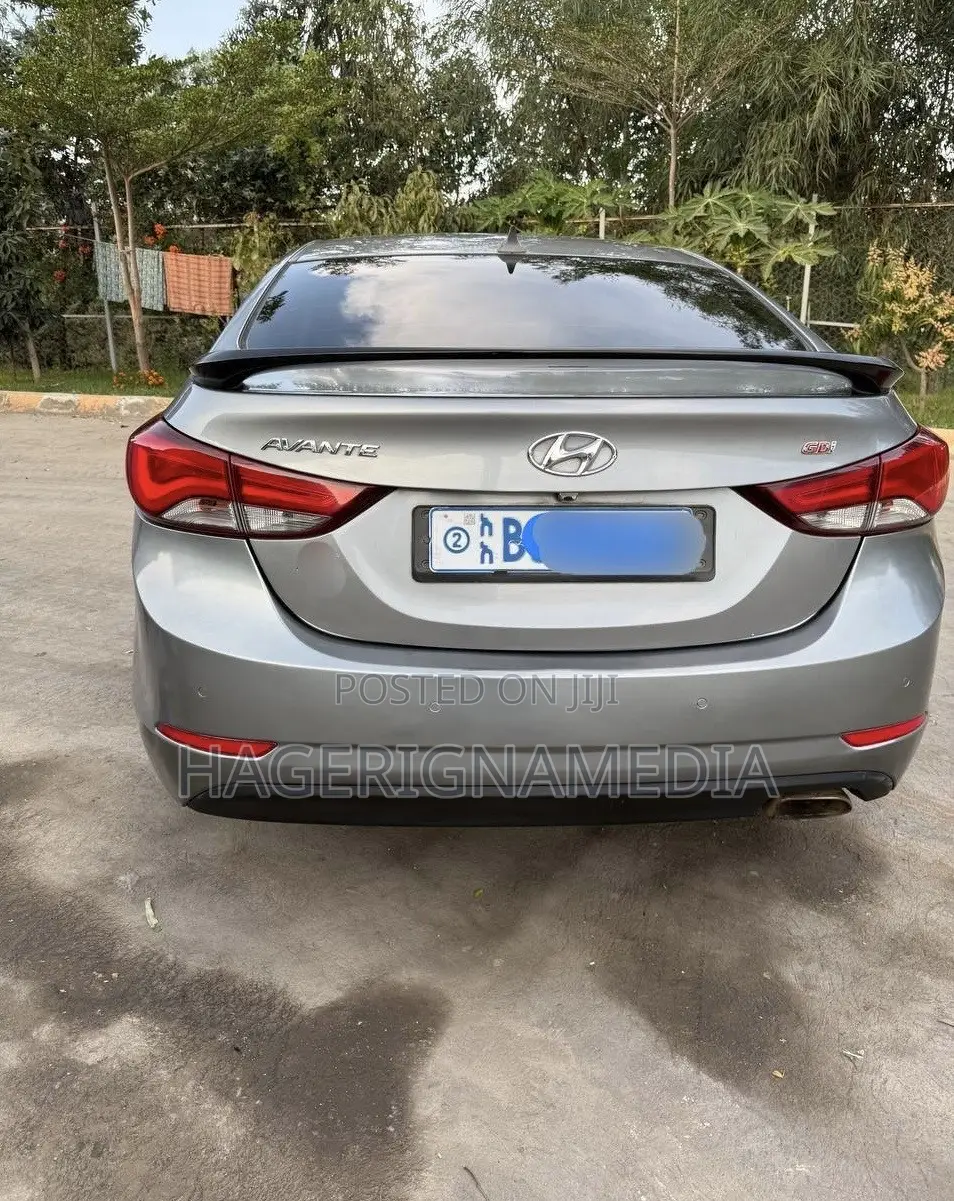 Hyundai Avante 2015 Silver
