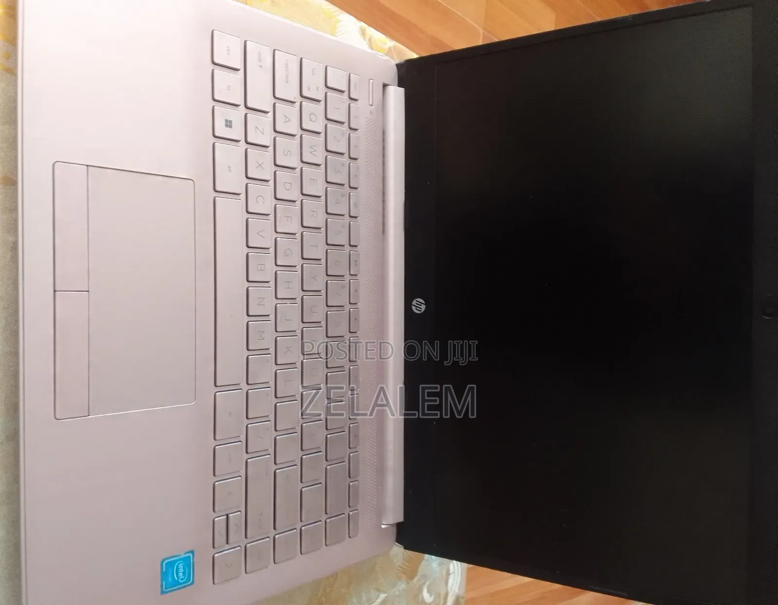 Laptop HP 4GB Intel Xeon SSD 60GB
