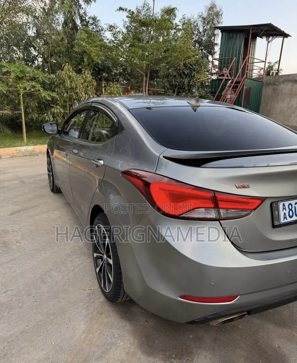 Hyundai Avante 2015 Silver