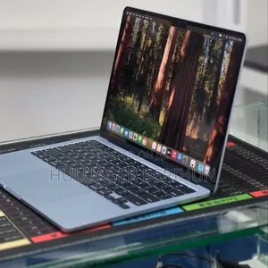 New Laptop Apple MacBook Air 2025 M4 16GB Apple M4 SSD 256GB