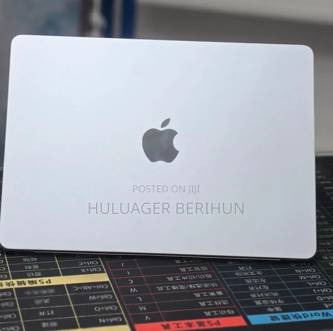 New Laptop Apple MacBook Air 2025 M4 16GB Apple M4 SSD 256GB