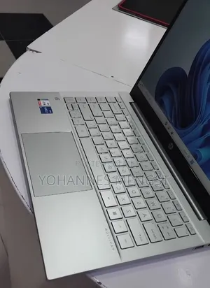 New Laptop HP Pavilion 11 16GB Intel Core i5 SSD 512GB