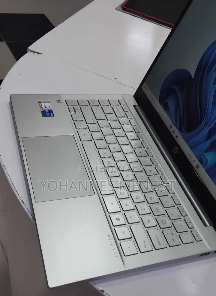 New Laptop HP Pavilion 11 16GB Intel Core i5 SSD 512GB