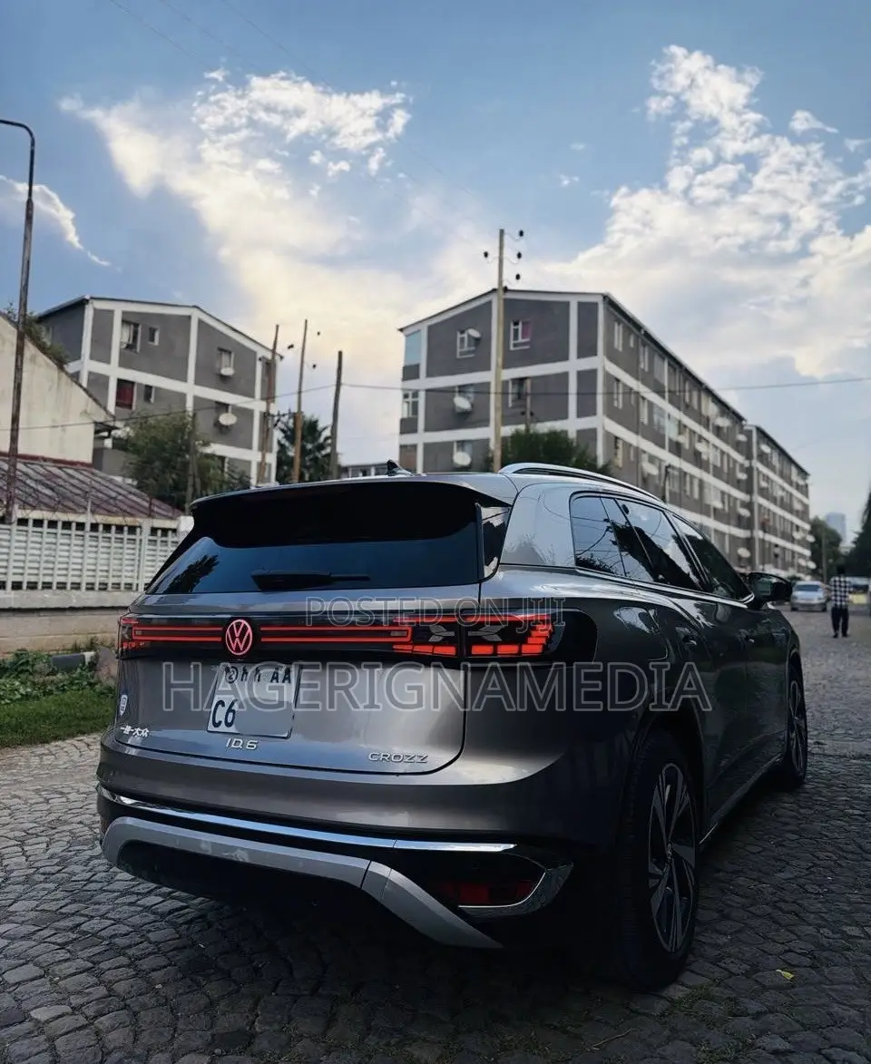 Volkswagen ID.6 2025 Gray