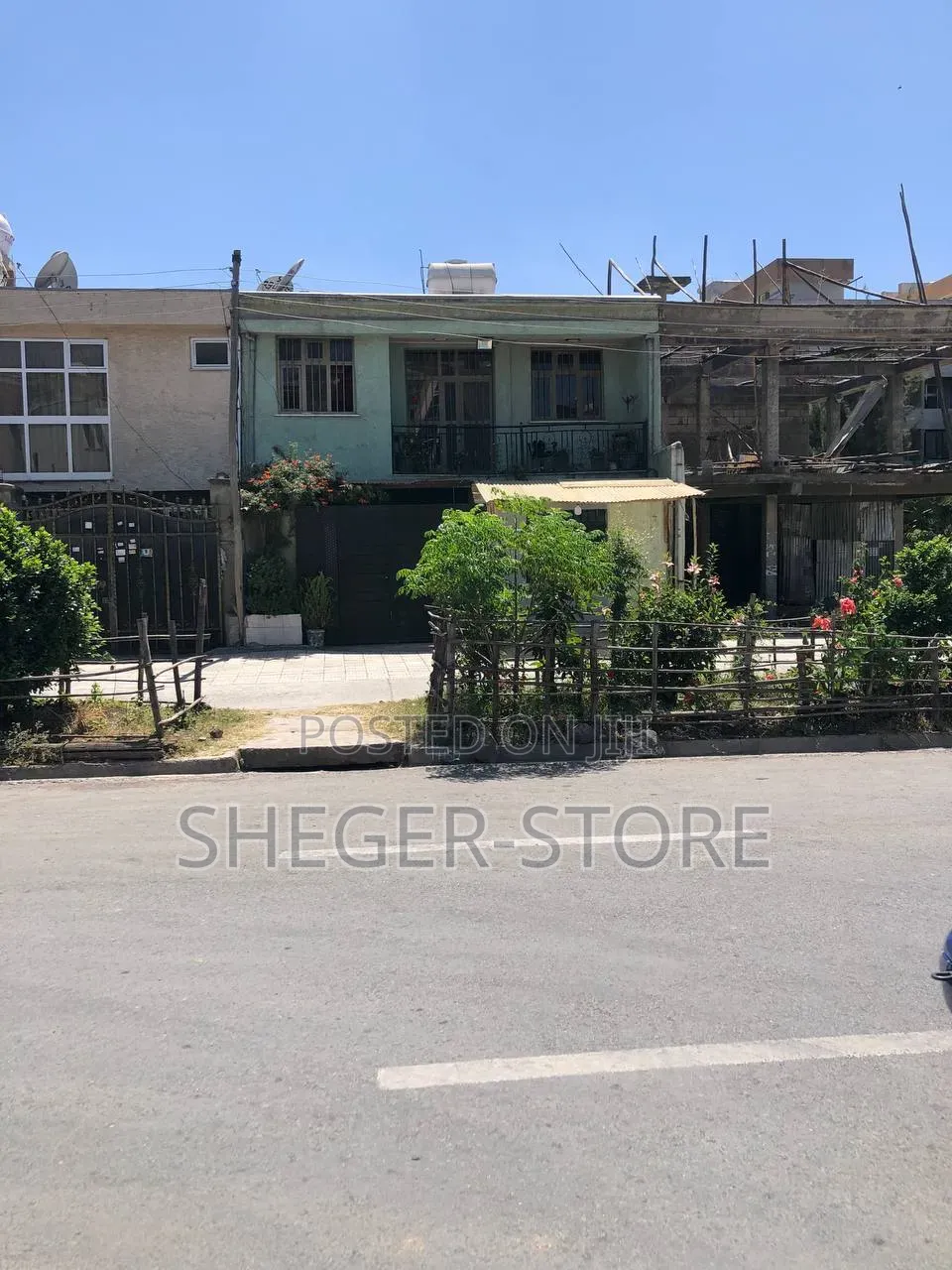 Furnished 4bdrm Townhouse/Terrace in Tuludimtu Arsema, Akaky Kaliti