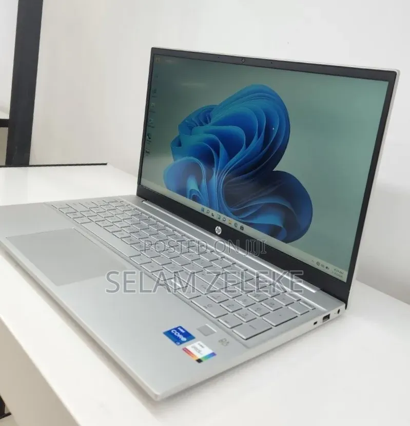 New Laptop HP 16GB Intel Core i5 SSD 1T