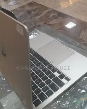 New Laptop Apple MacBook Air 2022 M2 16GB AMD A10 SSD 1T