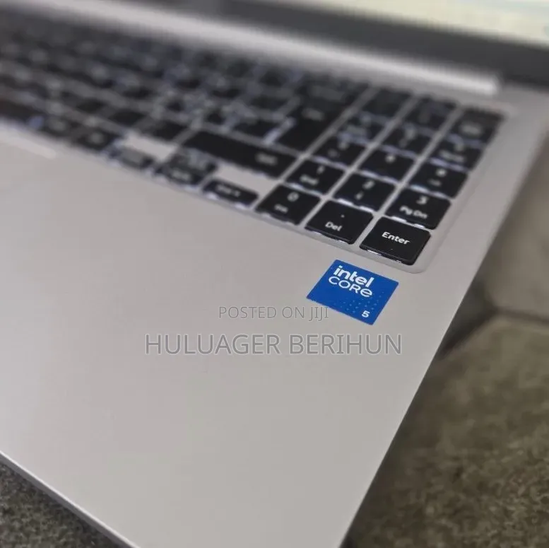 New Laptop Samsung Galaxy Book4 8GB Intel Core i5 SSD 512GB