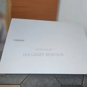 New Laptop Samsung Galaxy Book4 8GB Intel Core i5 SSD 512GB