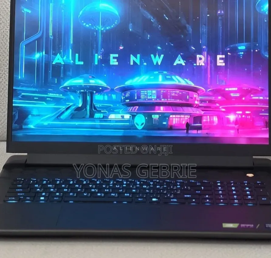 New Laptop Alienware M18 R2 32GB Intel Core i9 SSD 2T