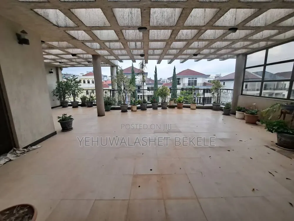 5bdrm House in Homener Real Edtate, Yeka for sale