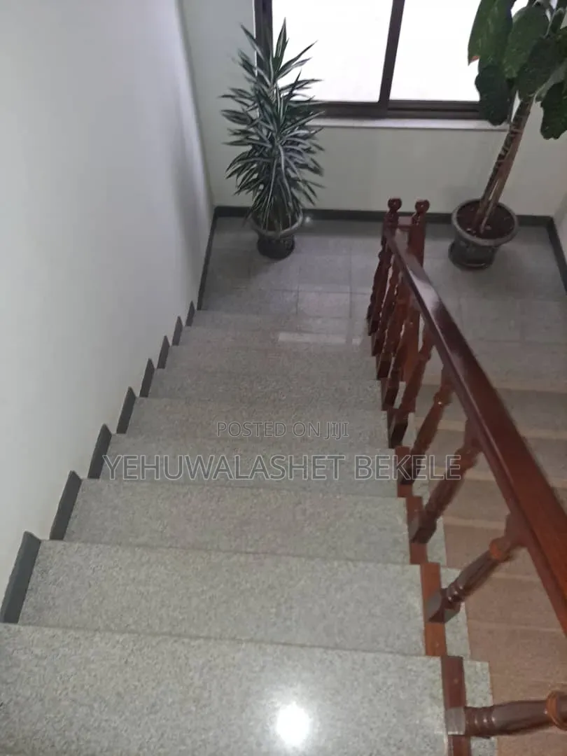 5bdrm House in Homener Real Edtate, Yeka for sale
