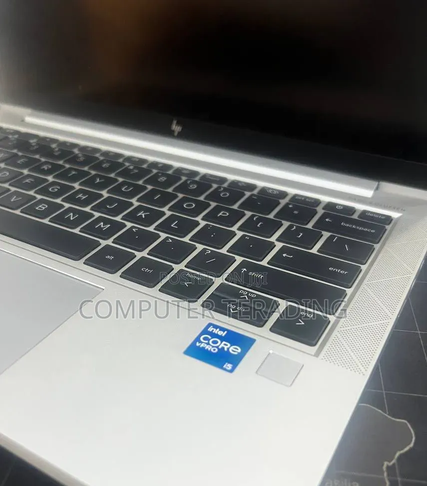 New Laptop HP EliteBook 830 G8 16GB Intel Core i5 SSD 512GB