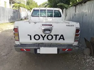 Toyota Hilux 2007 White