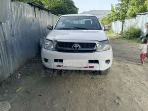 Toyota Hilux 2007 White