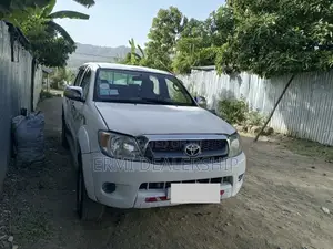 Toyota Hilux 2007 White