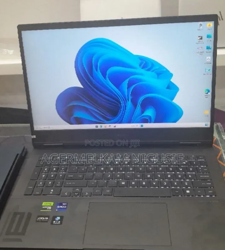 New Laptop Apple MacBook 2016 16GB Intel Core i9 SSD 512GB