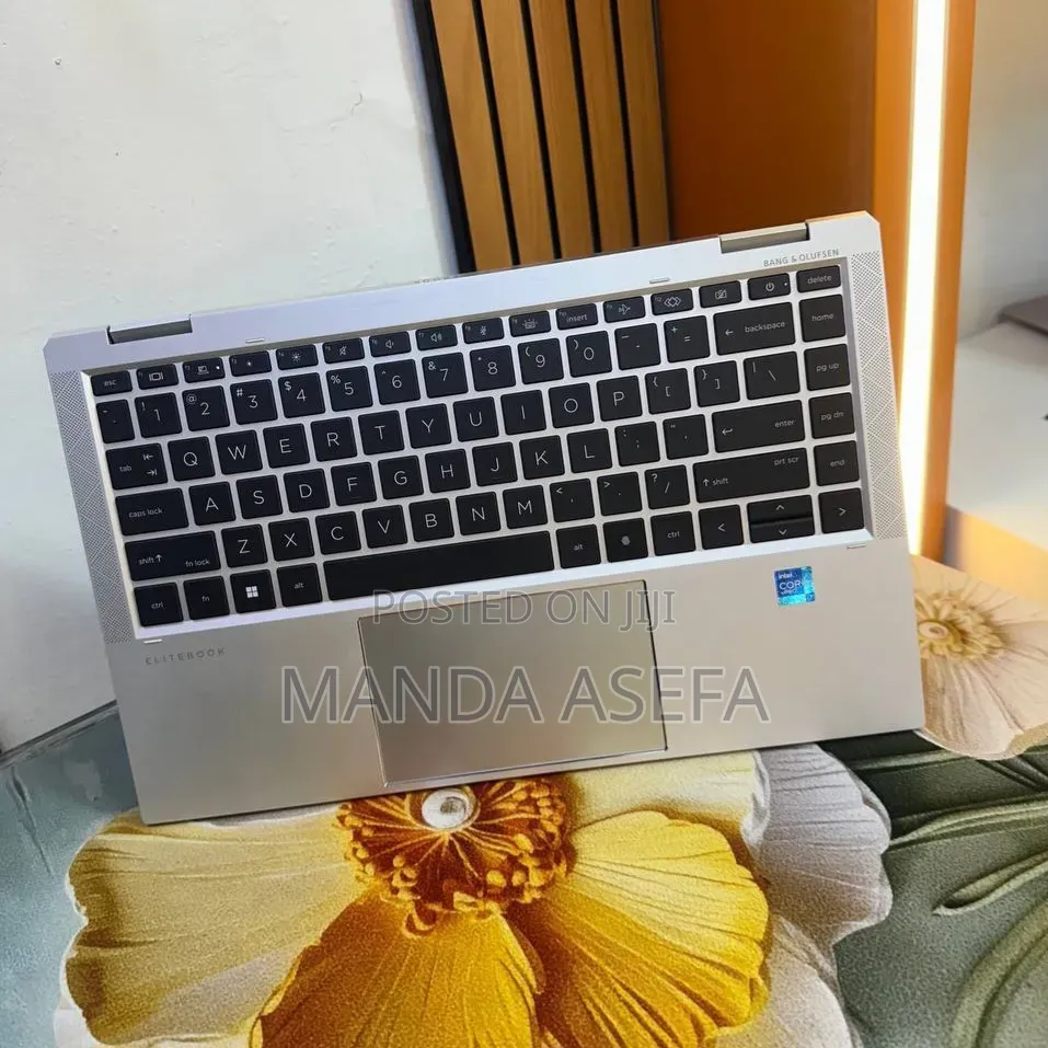 New Laptop HP EliteBook 1040 G8 16GB Intel Core i7 SSD 512GB