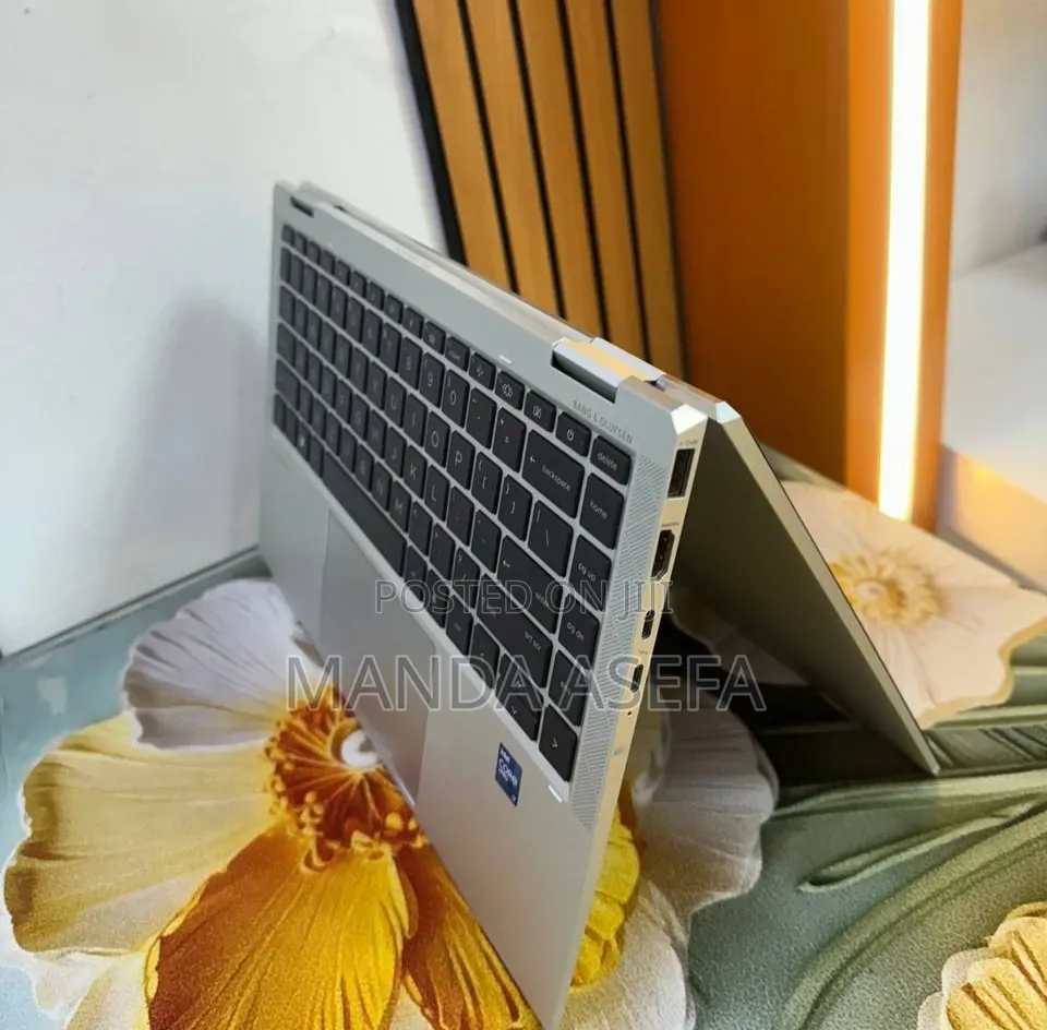 New Laptop HP EliteBook 1040 G8 16GB Intel Core i7 SSD 512GB