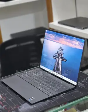 New Laptop Dell XPS 13 16GB Intel Core i7 SSD 512GB