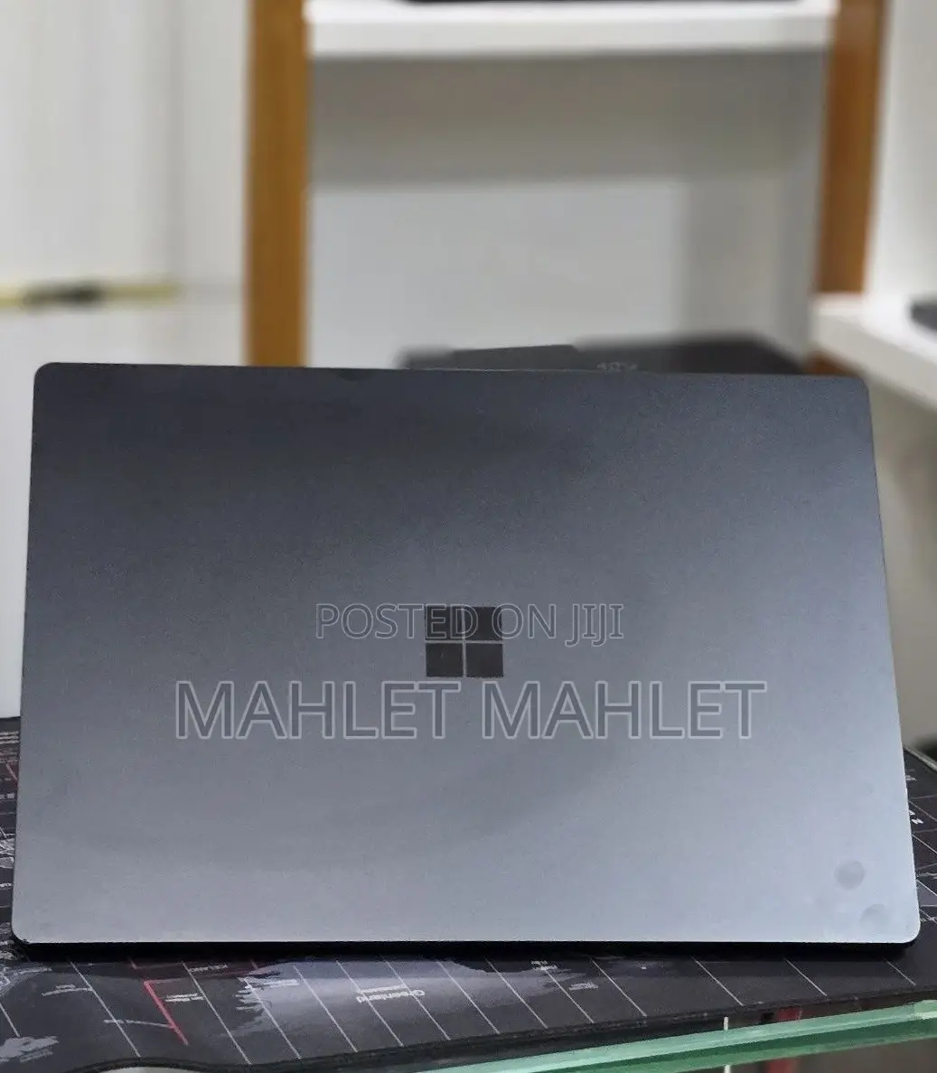 New Laptop Microsoft Surface 32GB Intel Core i7 SSD 1T