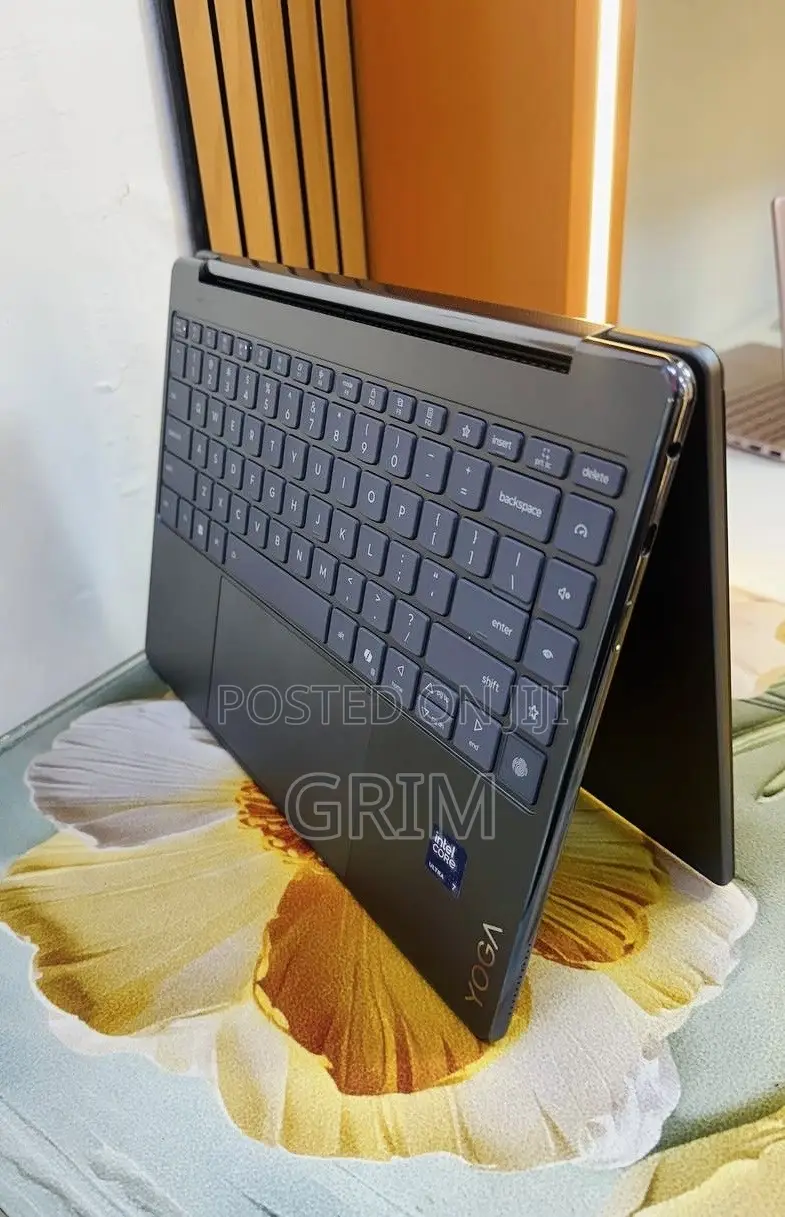 New Laptop Lenovo Yoga 9 16GB Intel Core Ultra 7 SSD 512GB