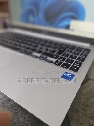 New Laptop Samsung Galaxy Book4 8GB Intel SSD 512GB