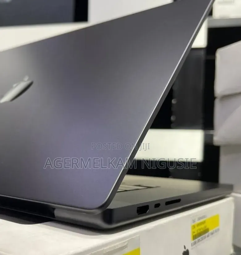 New Laptop Apple MacBook 2016 16GB AMD Ryzen 9 SSD 2T