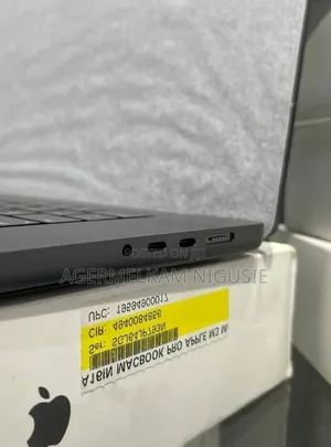 New Laptop Apple MacBook 2016 16GB AMD Ryzen 9 SSD 2T
