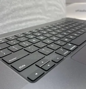 New Laptop Apple MacBook 2016 16GB AMD Ryzen 9 SSD 2T