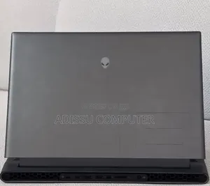 New Laptop Alienware M18 R2 32GB Intel Core i9 SSD 2T