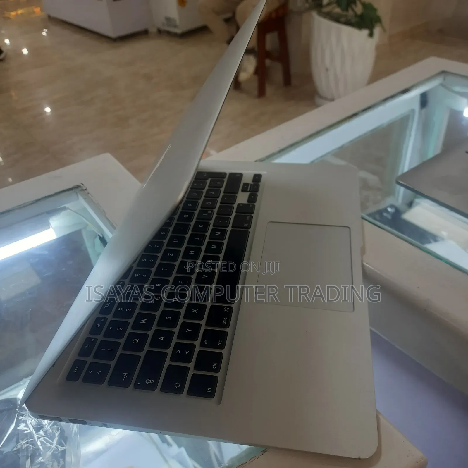 New Laptop Apple MacBook Air 2017 8GB Intel Core i5 SSD 128GB