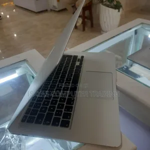 New Laptop Apple MacBook Air 2017 8GB Intel Core i5 SSD 128GB