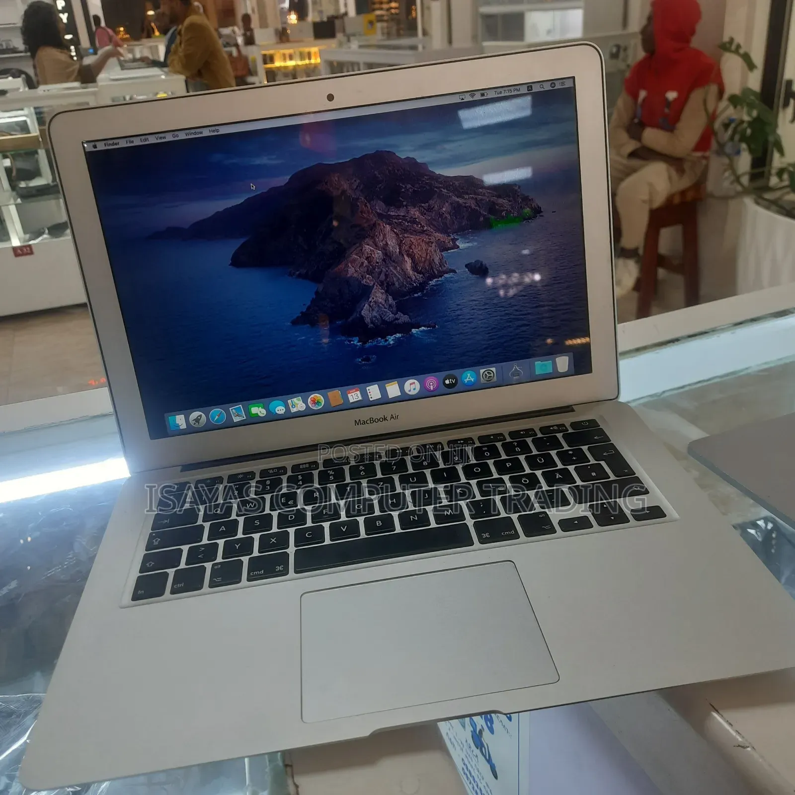New Laptop Apple MacBook Air 2017 8GB Intel Core i5 SSD 128GB