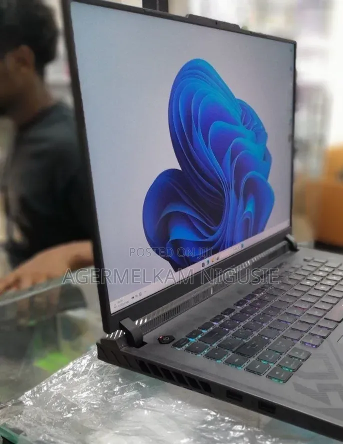 New Laptop Asus ROG Strix G15 16GB Intel Core i9 SSD 512GB