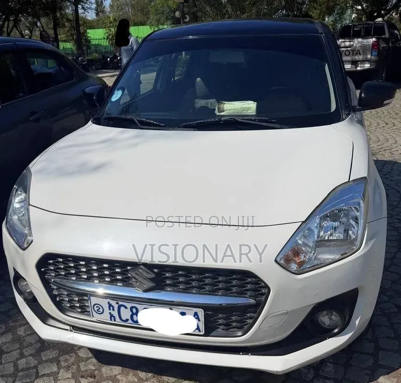 Suzuki Swift 2022 White