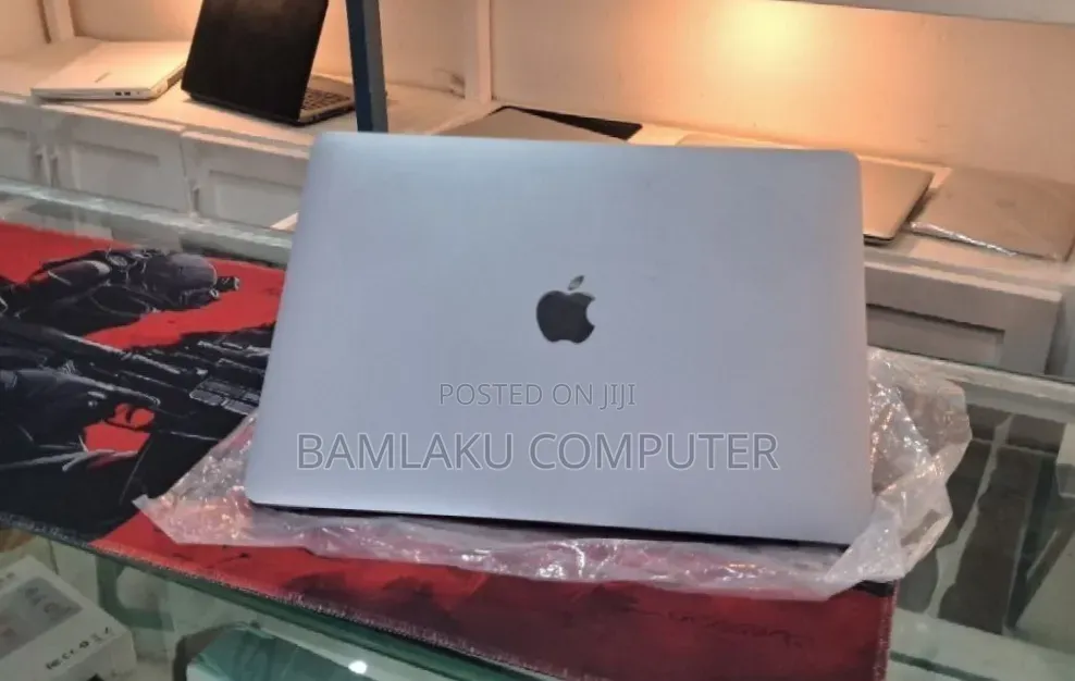 New Laptop Apple MacBook Pro 2020 M1 16GB Apple M1 Pro SSD 256GB