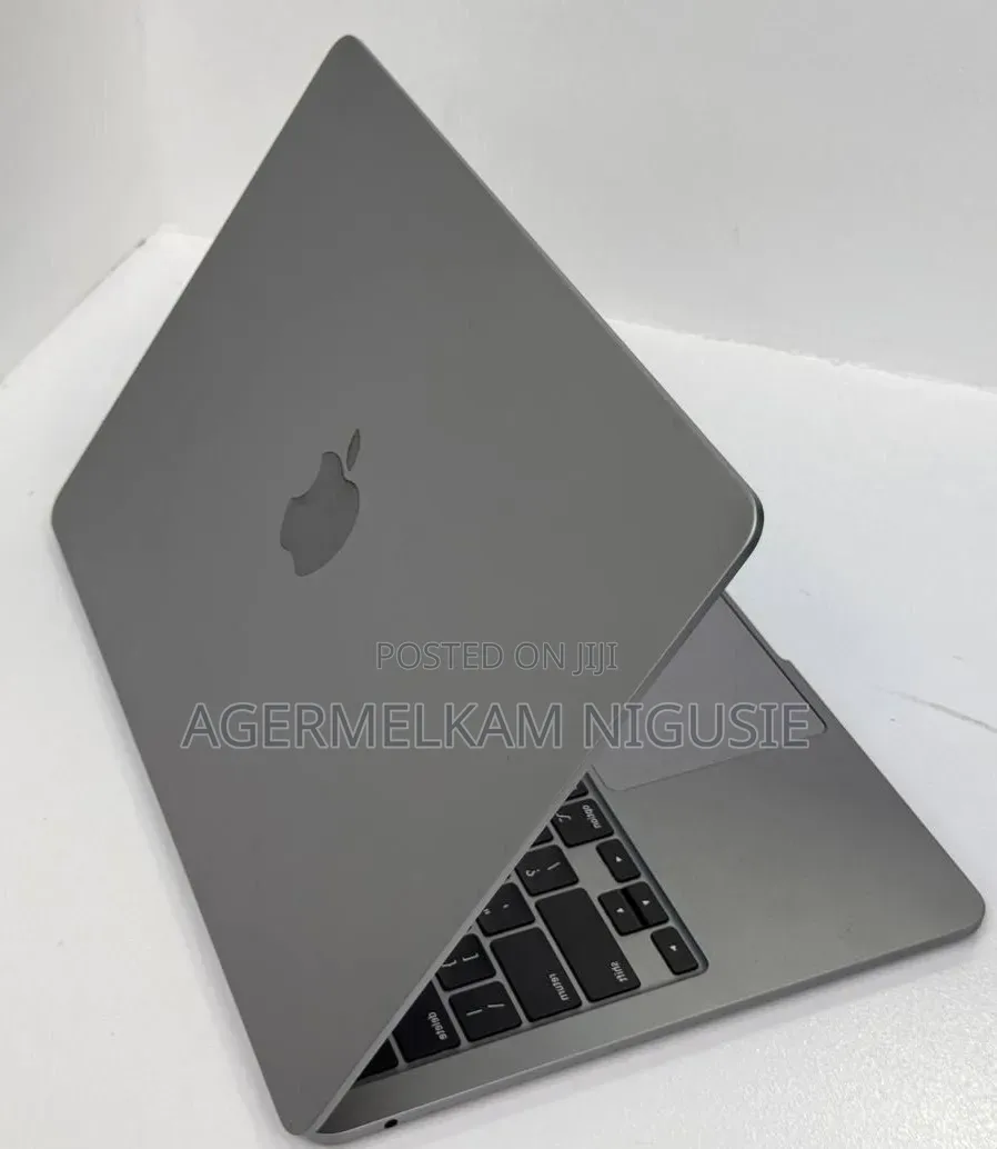 New Laptop Apple MacBook 8GB Apple M2 SSD 512GB