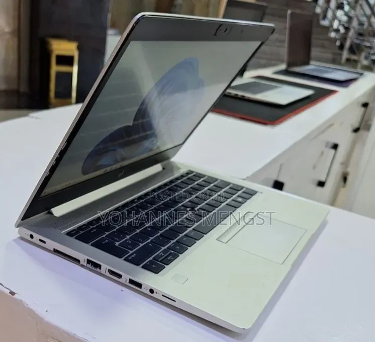 New Laptop HP EliteBook 830 G5 8GB Intel Core i5 SSD 512GB