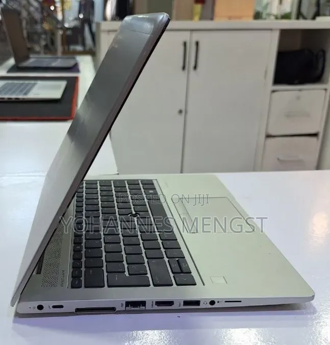 New Laptop HP EliteBook 830 G5 8GB Intel Core i5 SSD 512GB