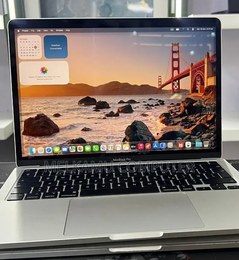 New Laptop Apple MacBook Pro 2022 M2 16GB Apple M2 SSD 256GB