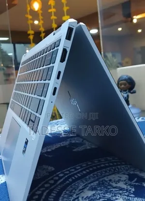 New Laptop HP EliteBook 1040 G8 16GB Intel Core i7 SSD 512GB