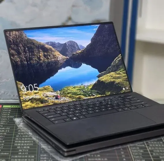 New Laptop Dell Precision 5570 16GB Intel Core i7 SSD 512GB