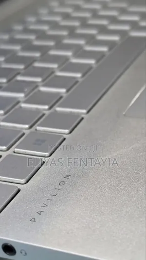 New Laptop HP Pavilion 15 8GB Intel Core i5 SSD 256GB