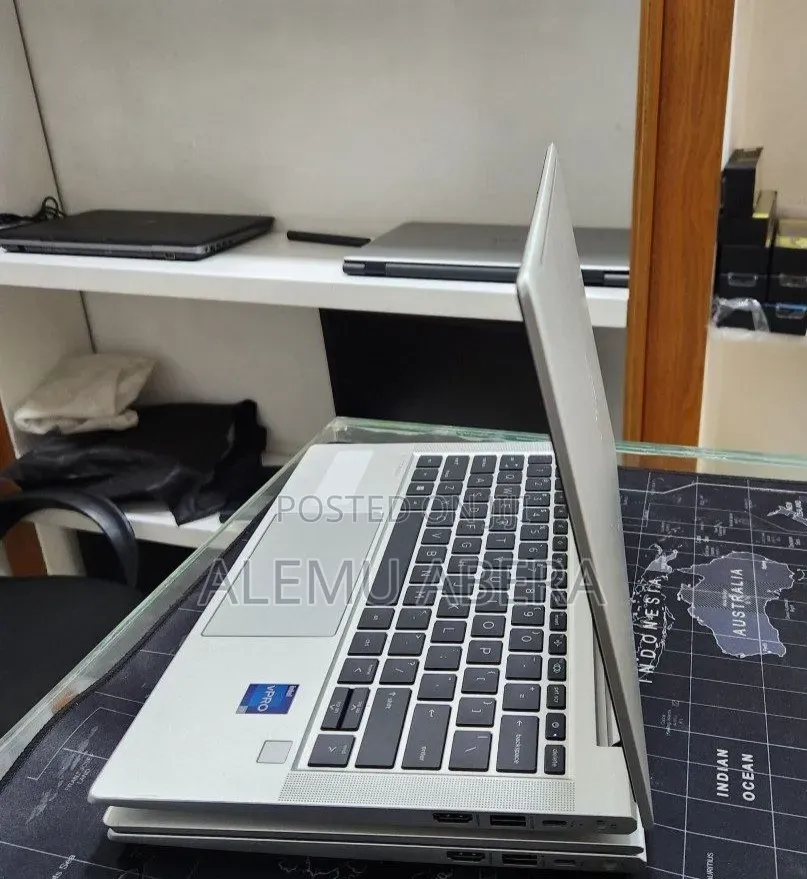 New Laptop HP EliteBook 630 G10 16GB Intel Core i7 SSD 512GB