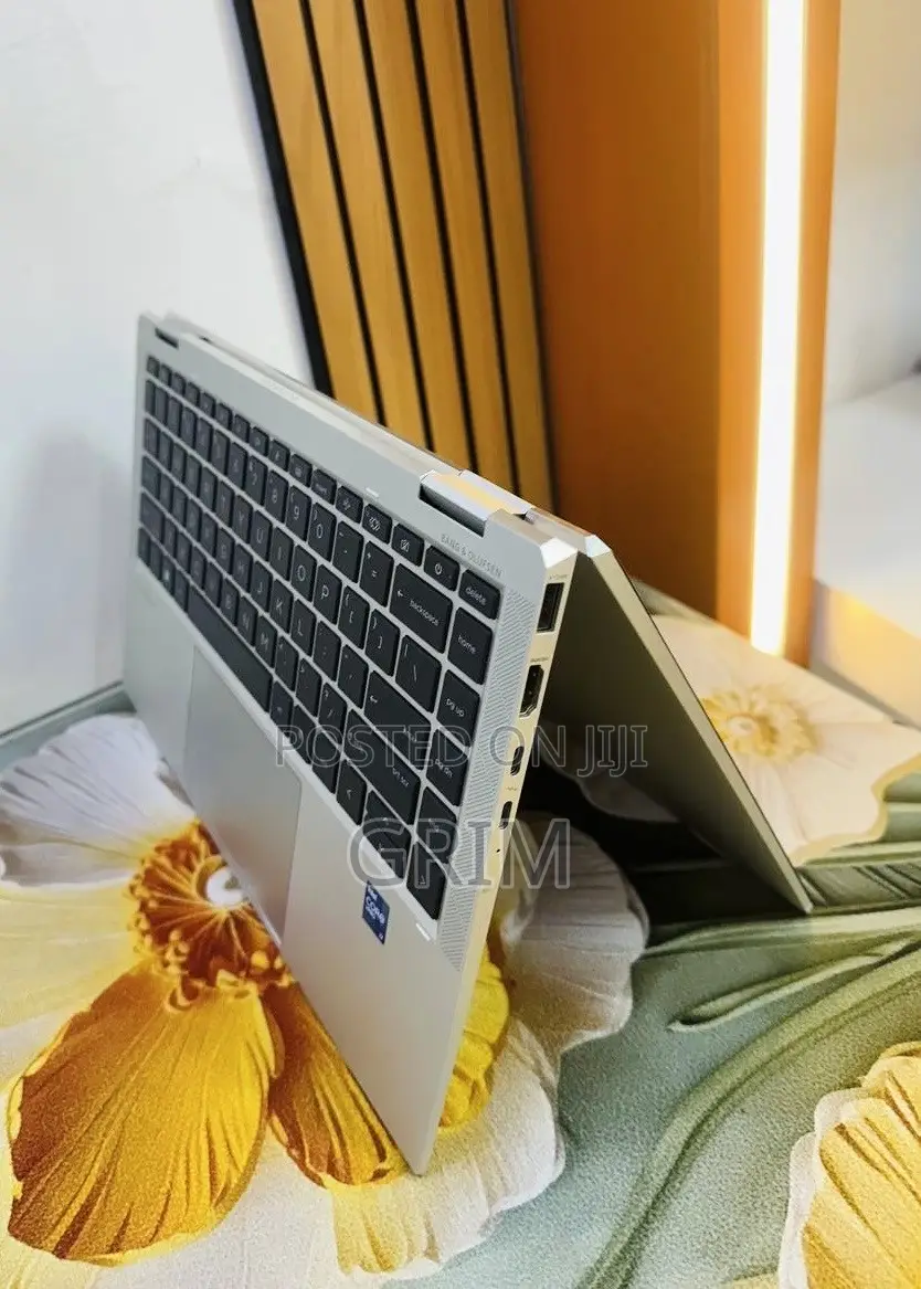 New Laptop HP EliteBook 1040 G8 16GB Intel Core i7 SSD 512GB