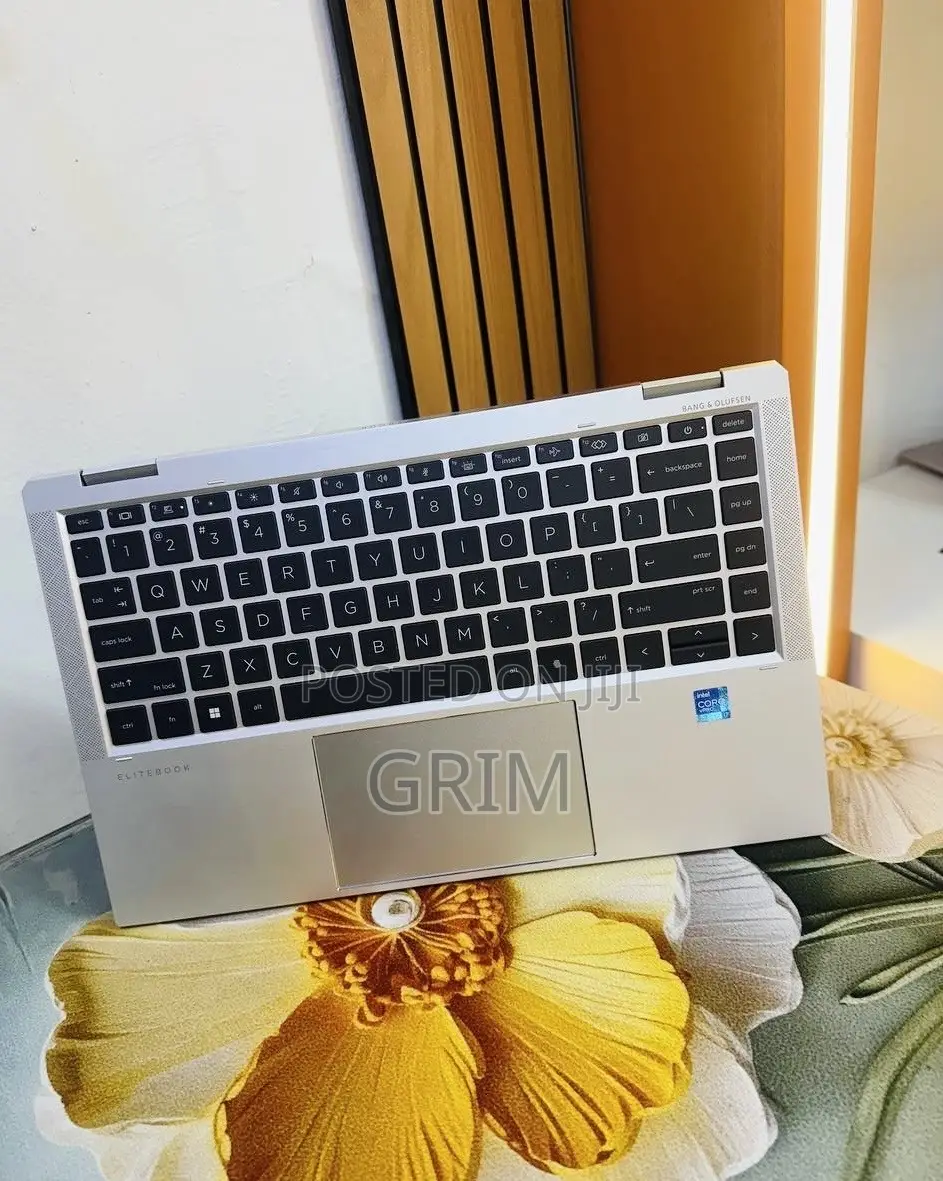 New Laptop HP EliteBook 1040 G8 16GB Intel Core i7 SSD 512GB