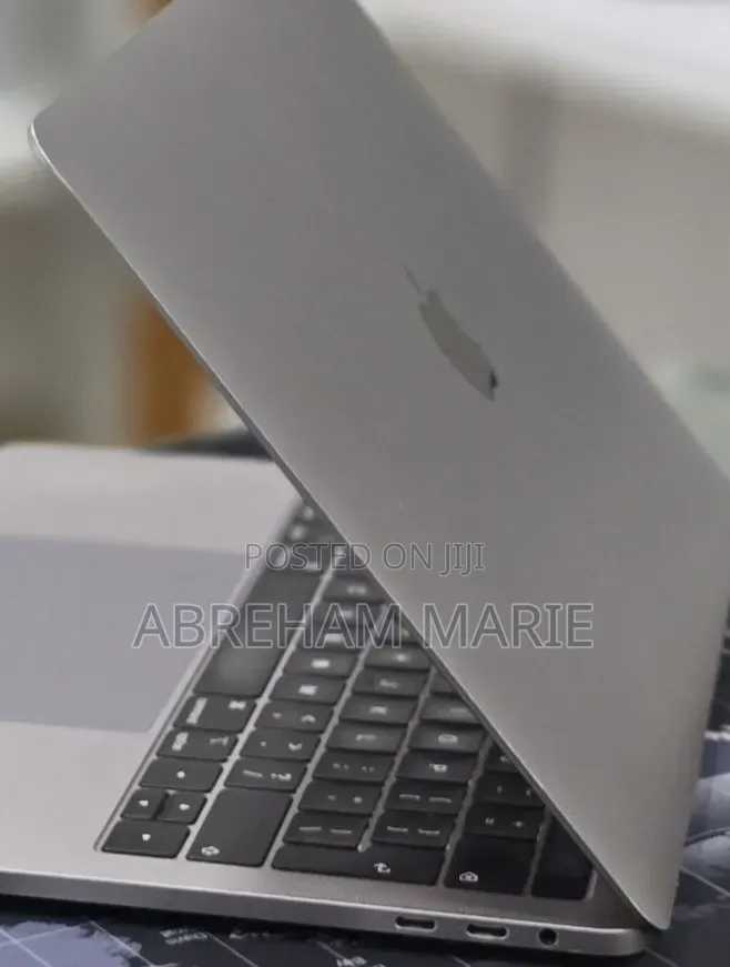 New Laptop Apple MacBook 2020 32GB Intel Core i7 SSD 1T