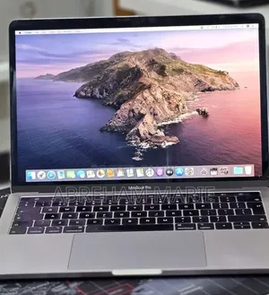 New Laptop Apple MacBook 2020 32GB Intel Core i7 SSD 1T
